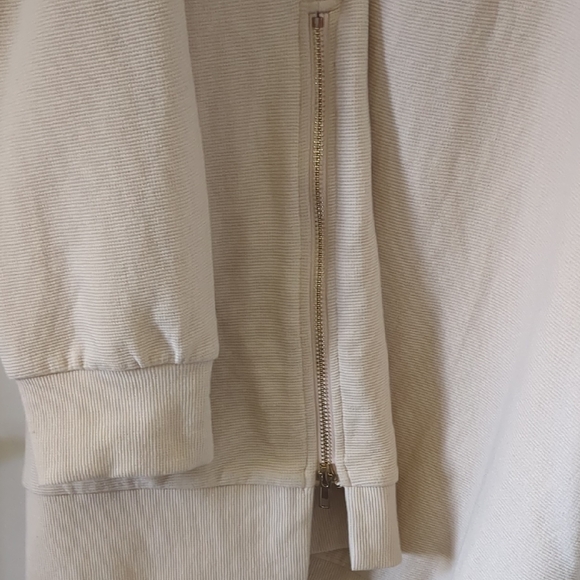 Women's Cream Sweatshirt - Picture 6 of 8